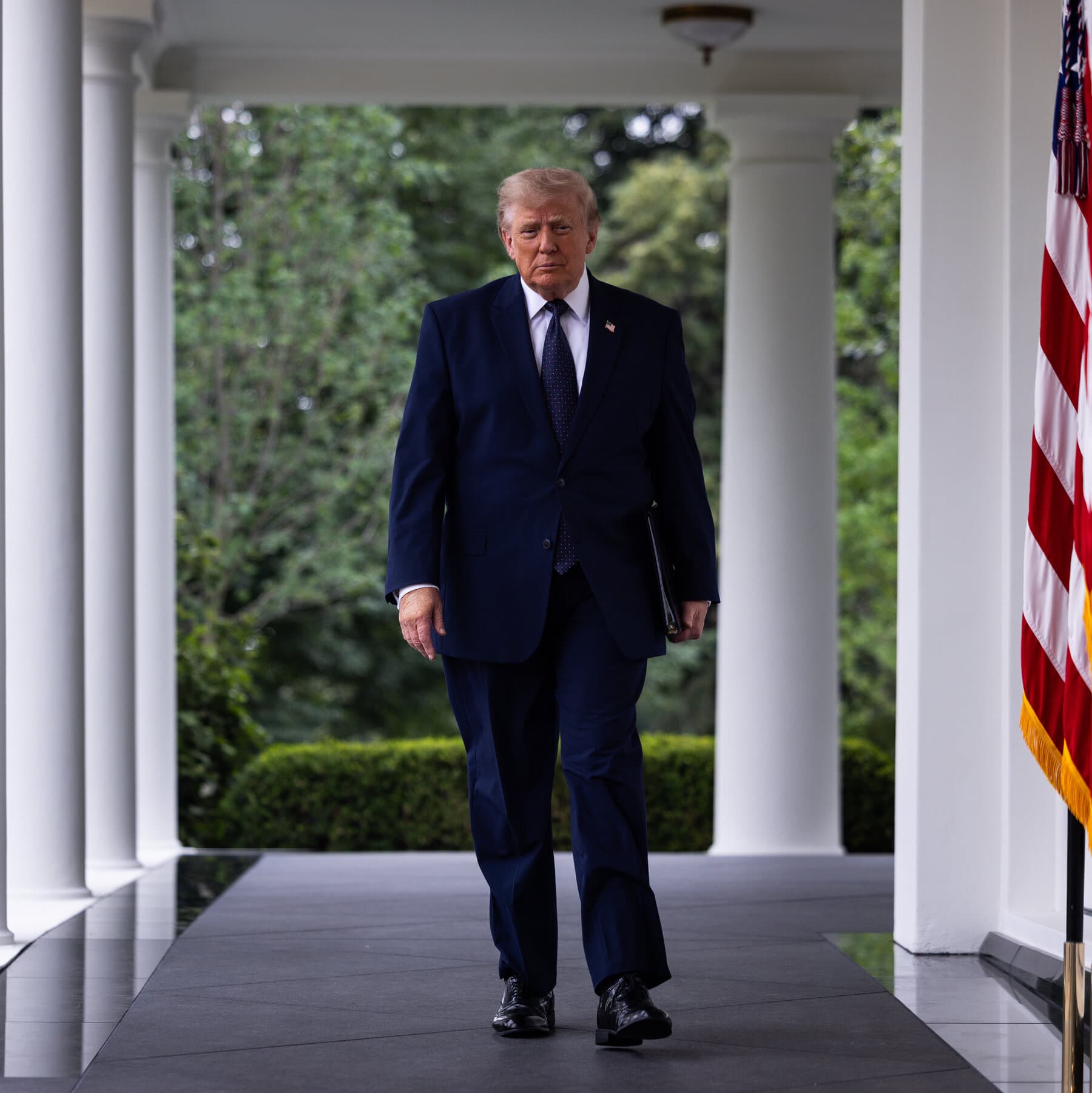 Ticaret Savaşlarında Etik Kriz: Trump'ın Gümrük Soruşturması Altındaki Şirketten **2 Milyon Dolar**lık Ödemesi