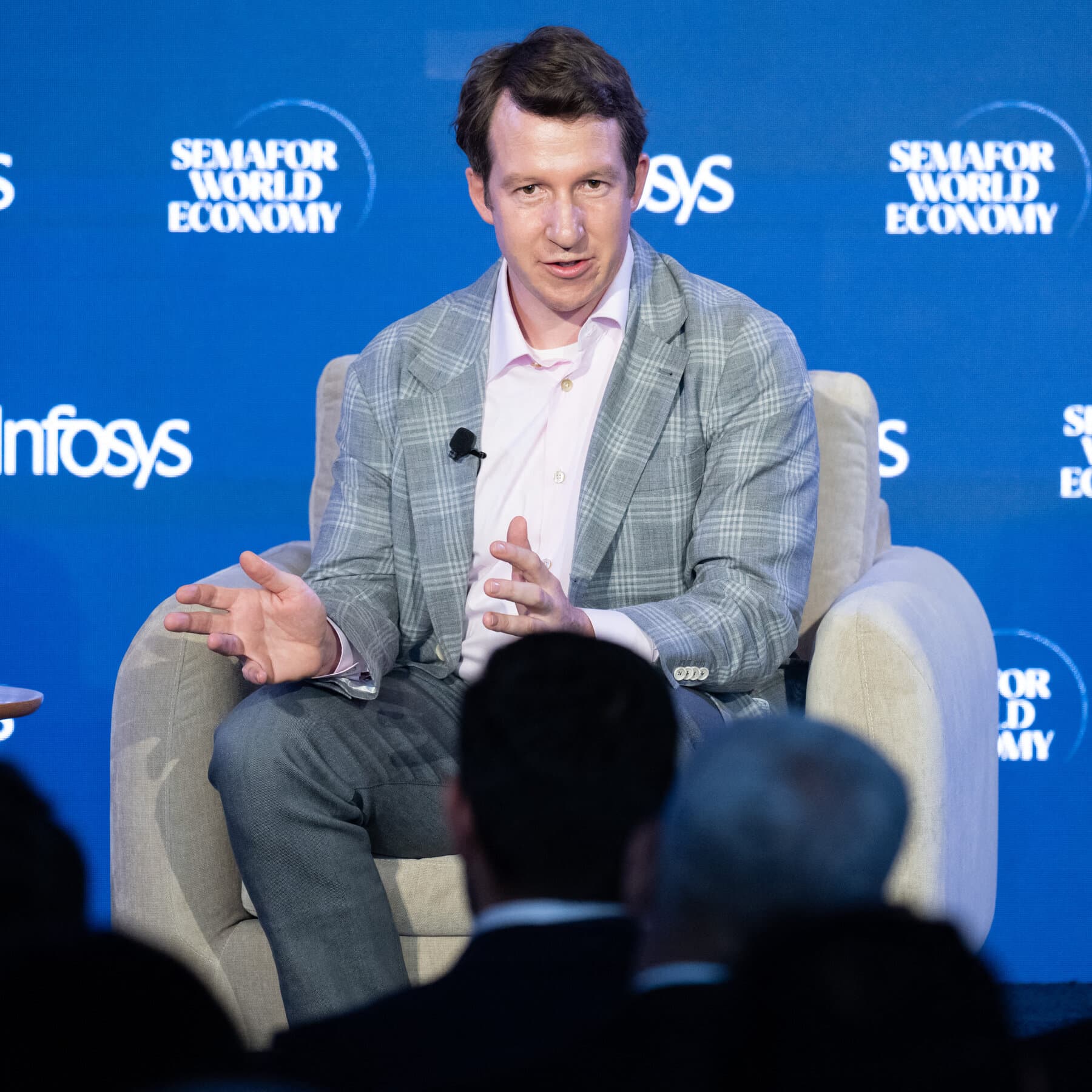 A.I. Threat: Economists Sound Alarm on Structural Disruptions
