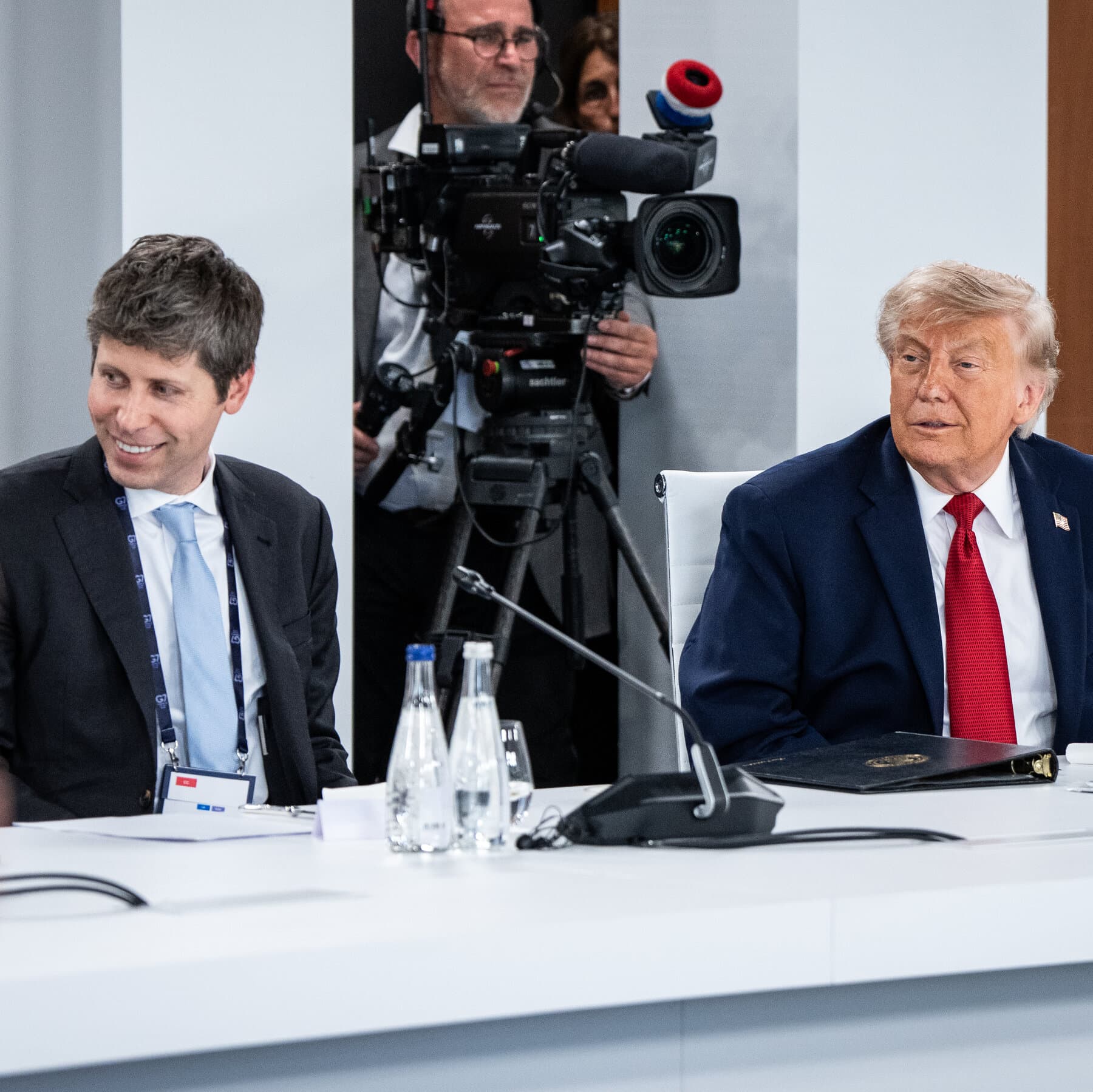 Trump’ın Özel Şirketlerdeki Hisse Alımları ve AI Üzerindeki Muhtemel Fed Müdahalesi