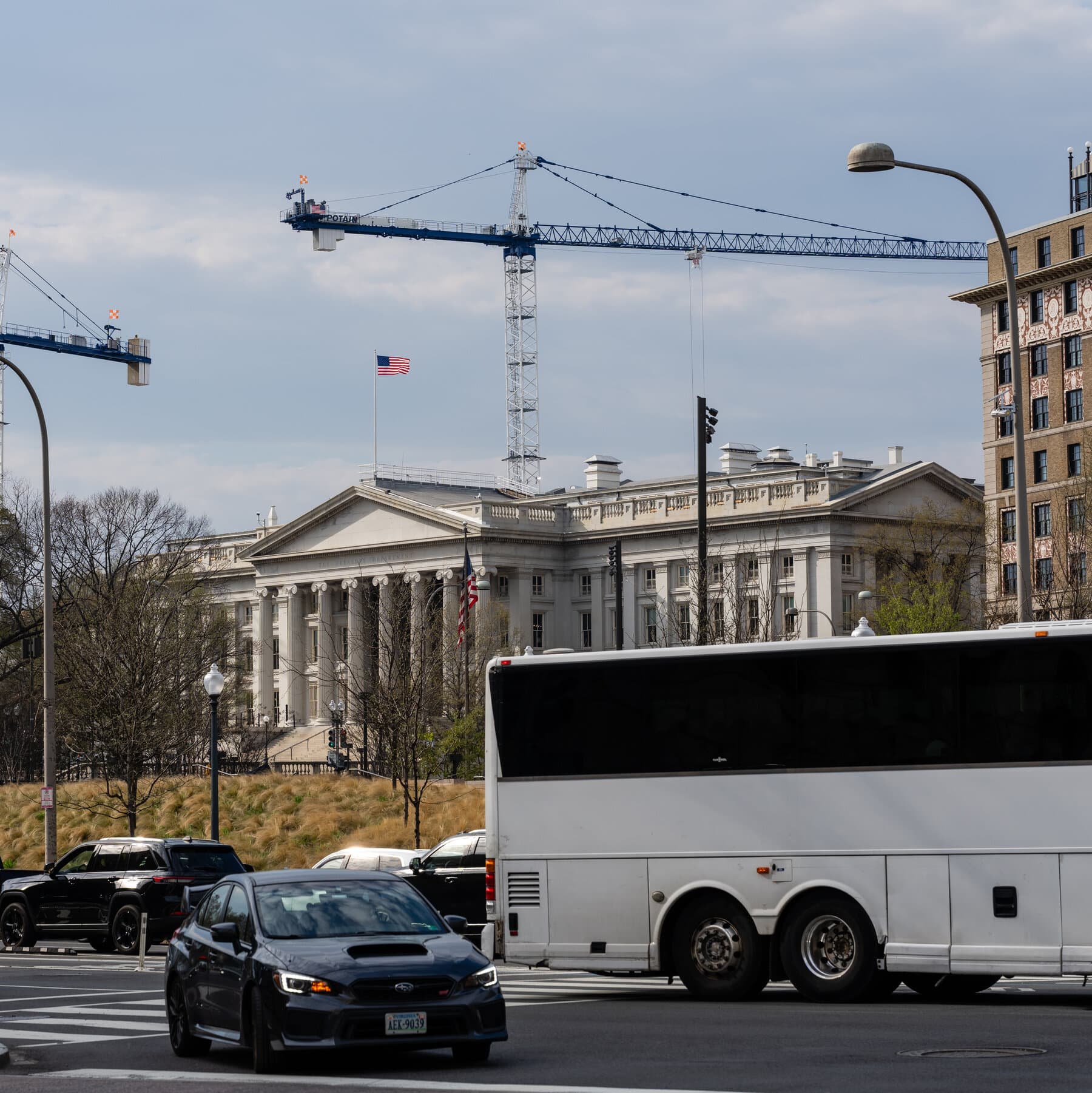 Russia Bill Challenges Dollar Supremacy Amid Evolving Sanctions Landscape