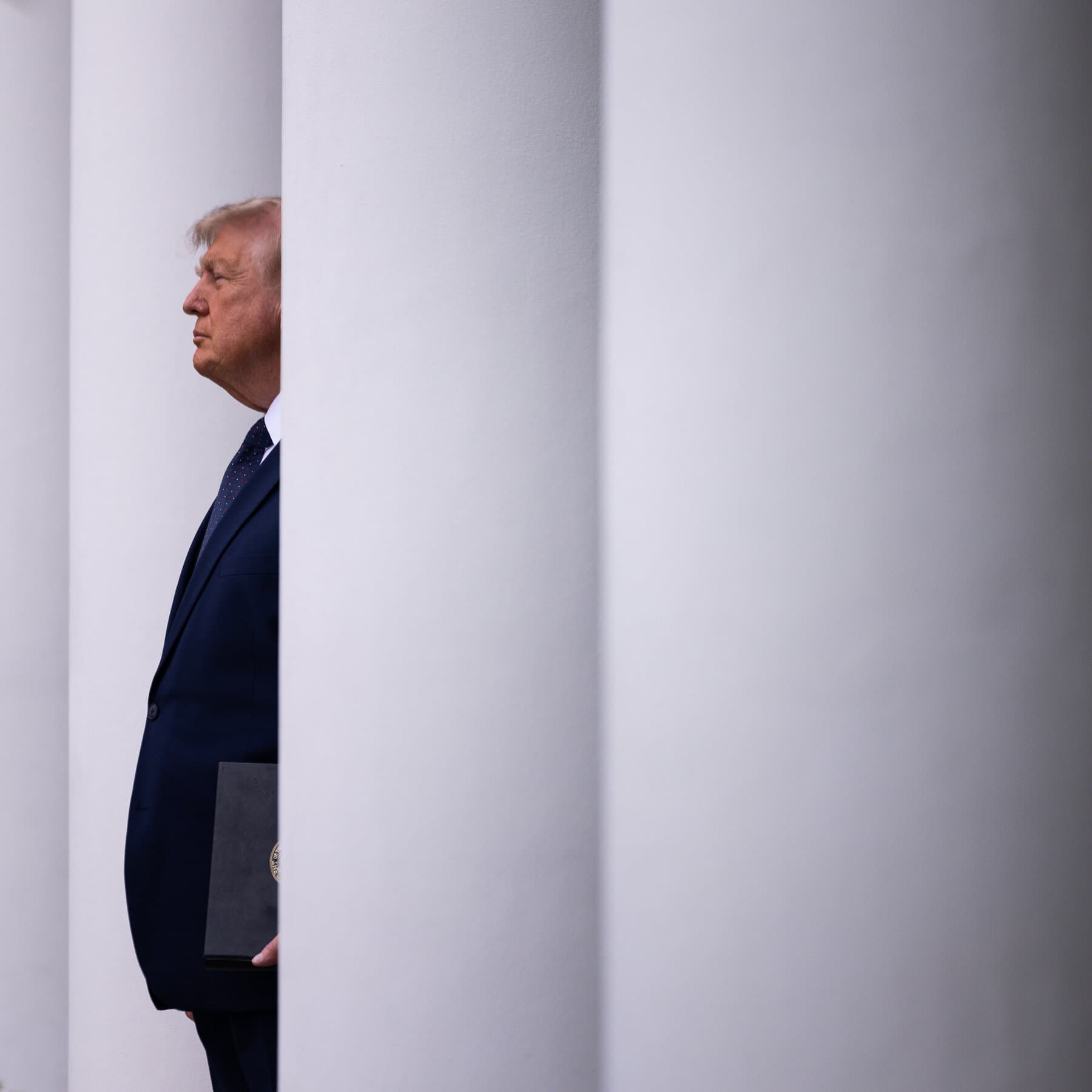 Trump’s Hormuz Strategy: New Risks for Global Markets