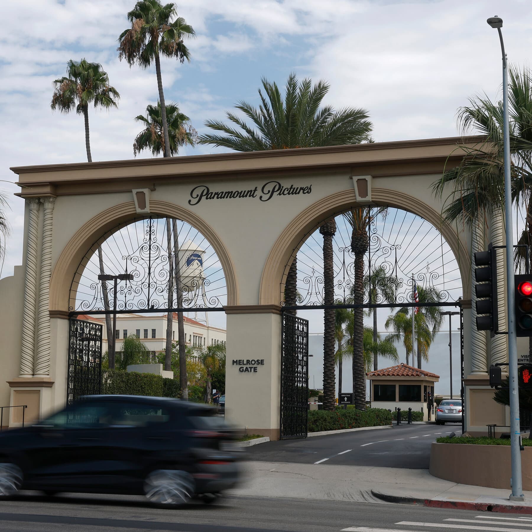 Paramount ve Warner Bros Birleşmesinde 111 Milyar Dolarlık Kriz: Antitröst Engeli