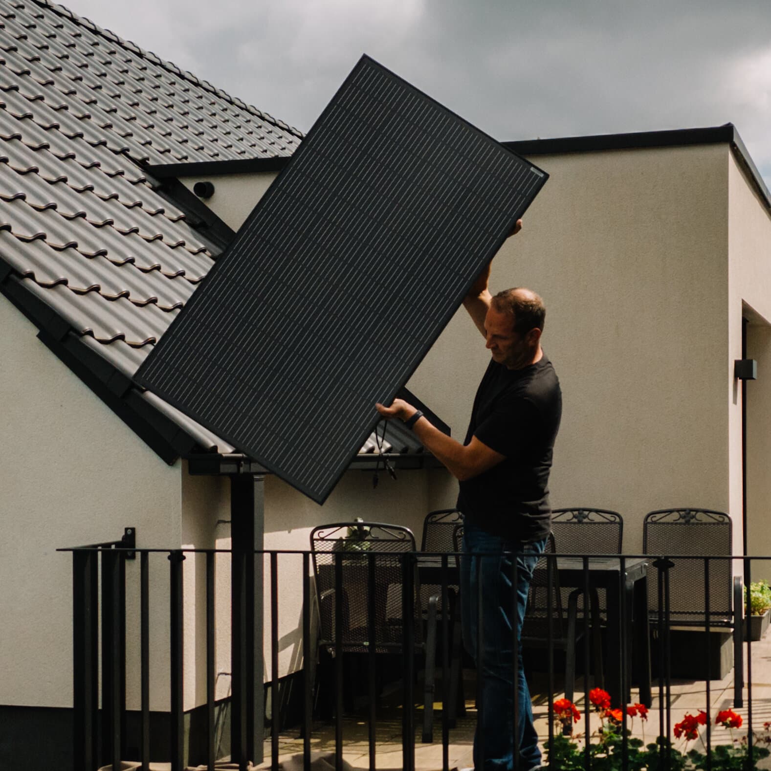 Plug-in Solar Revolution: Navigating the Risks of Decentralized Power