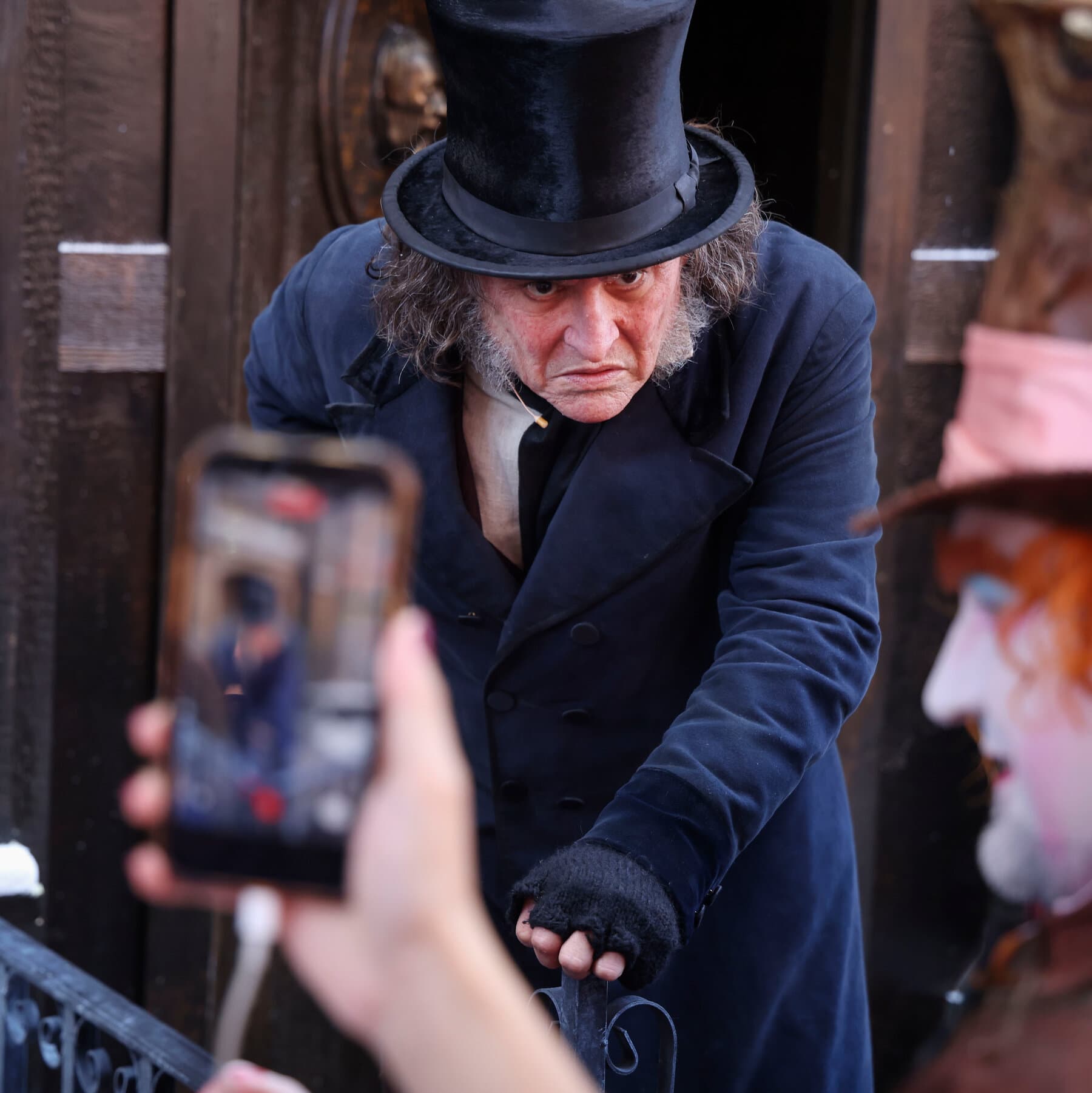 Paramount, Johnny Depp’in ‘Ebenezer: A Christmas Carol’ ile Dönüşünü Yatırıyor
