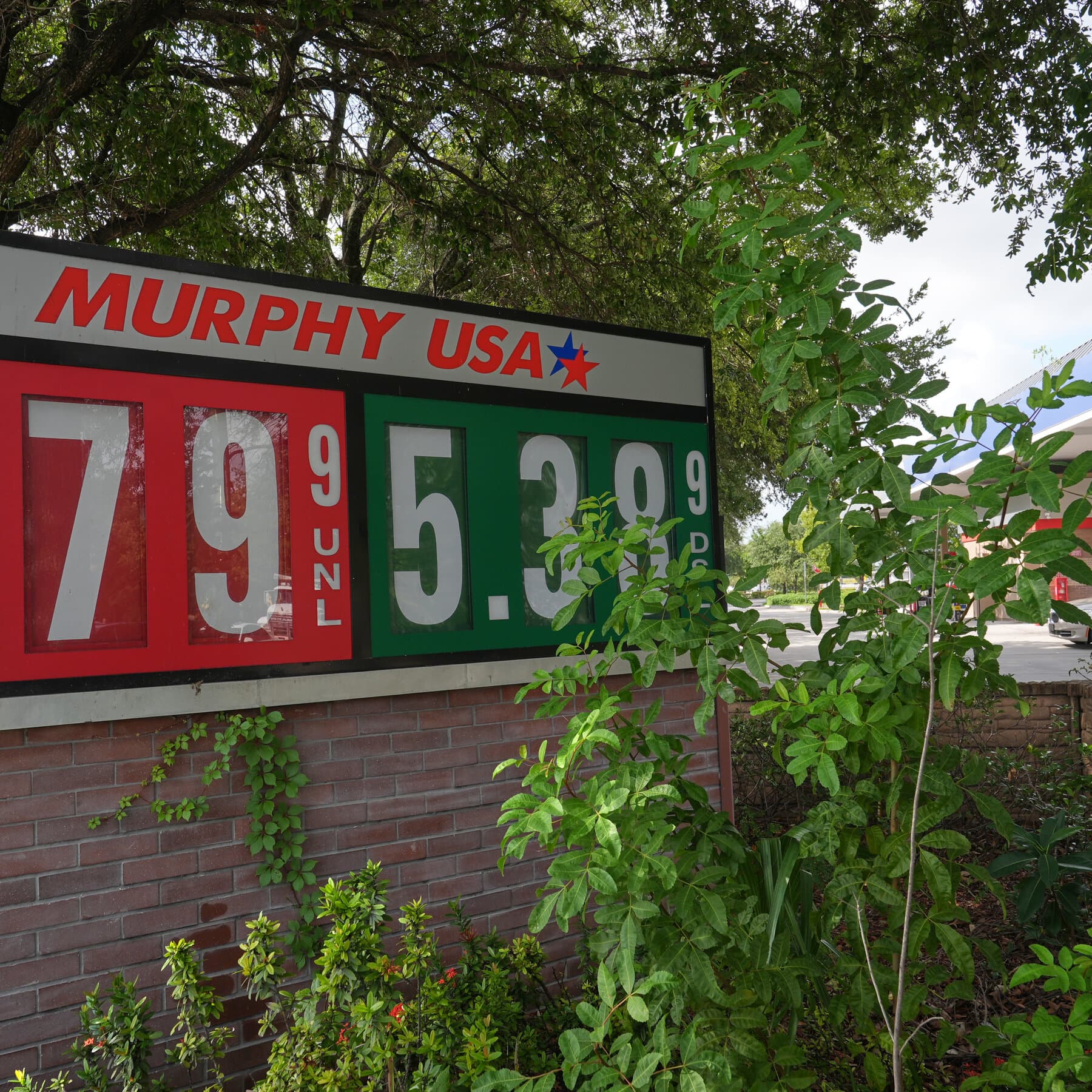 İran Savaşı Durduruldu: Petrol Fiyatları Rekor Düşüşe İmza Attı