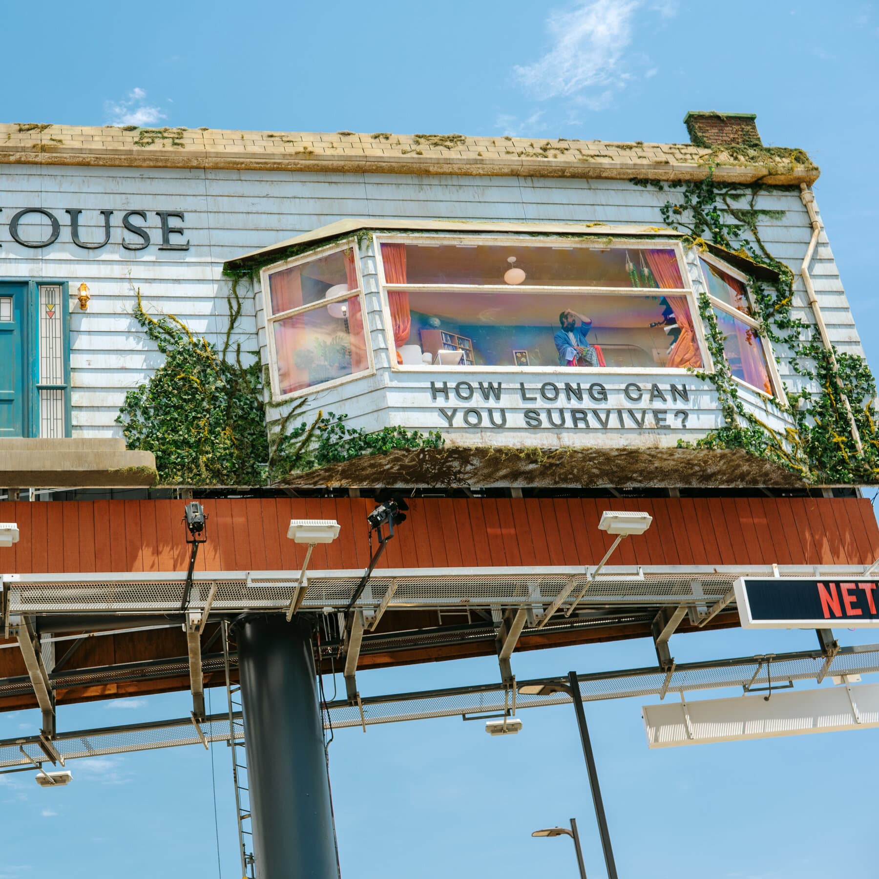 Netflix'in Sunset Bulvarı Kumarı: Abone Savaşlarında Yeni Dönem