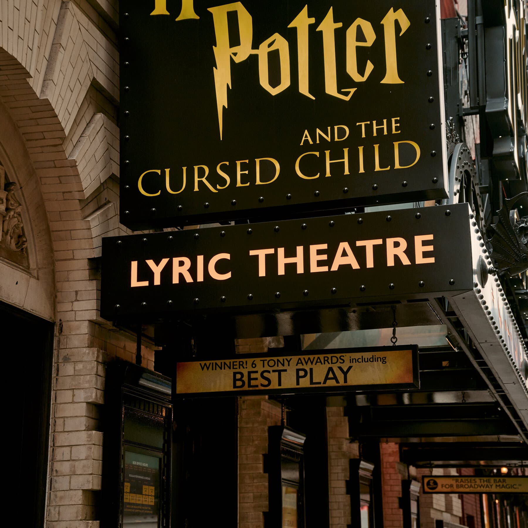 Endeavor’ın Broadway ve West End’de 17 Tiyatro Satın Alımı Piyasalara Nasıl Yansıyacak?