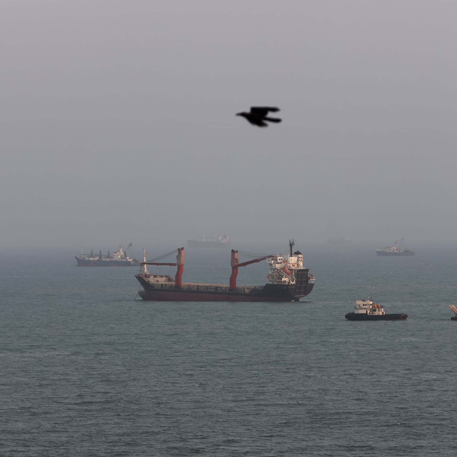 Körfez Petrol Devleri, Hormuz Boğazı Çıkışına Karşı Milyarlarca Dolar Yatırıyor
