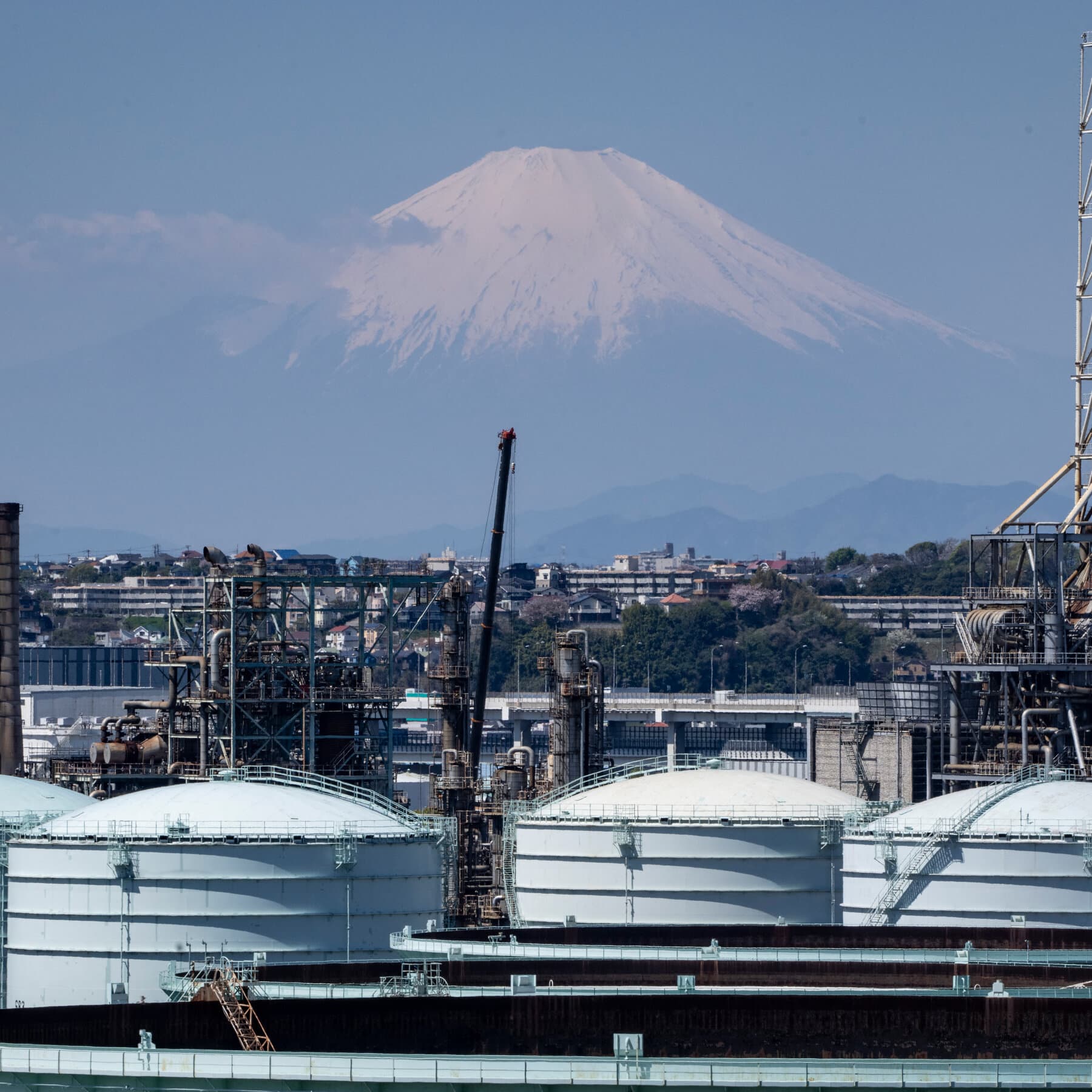 Gulf Oil Giants Expand Asian Reserves Amid Iran Conflict