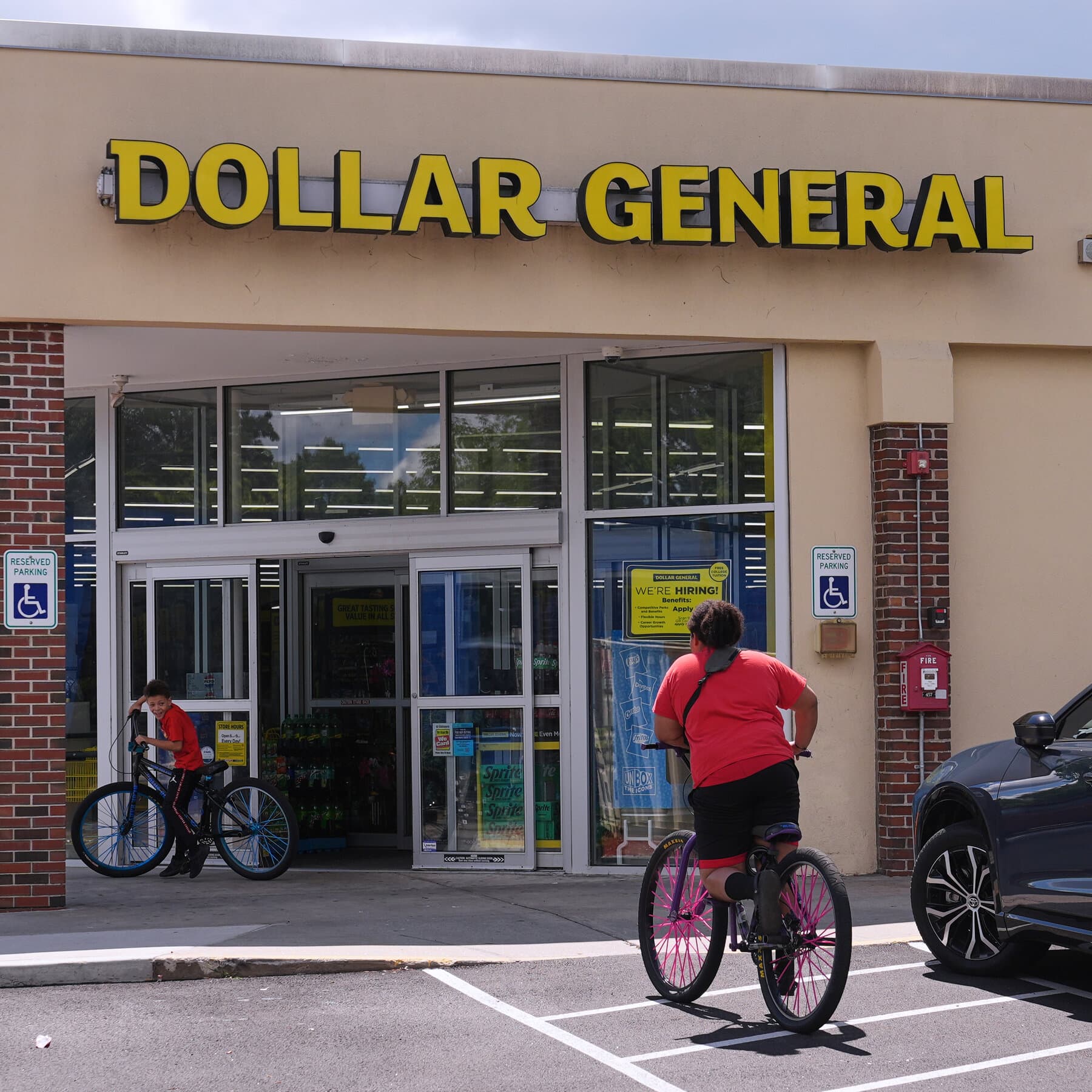 Dollar General ve Dollar Tree, Yakıt Fiyatları Artarken Satış Büyümesi Yakaladı
