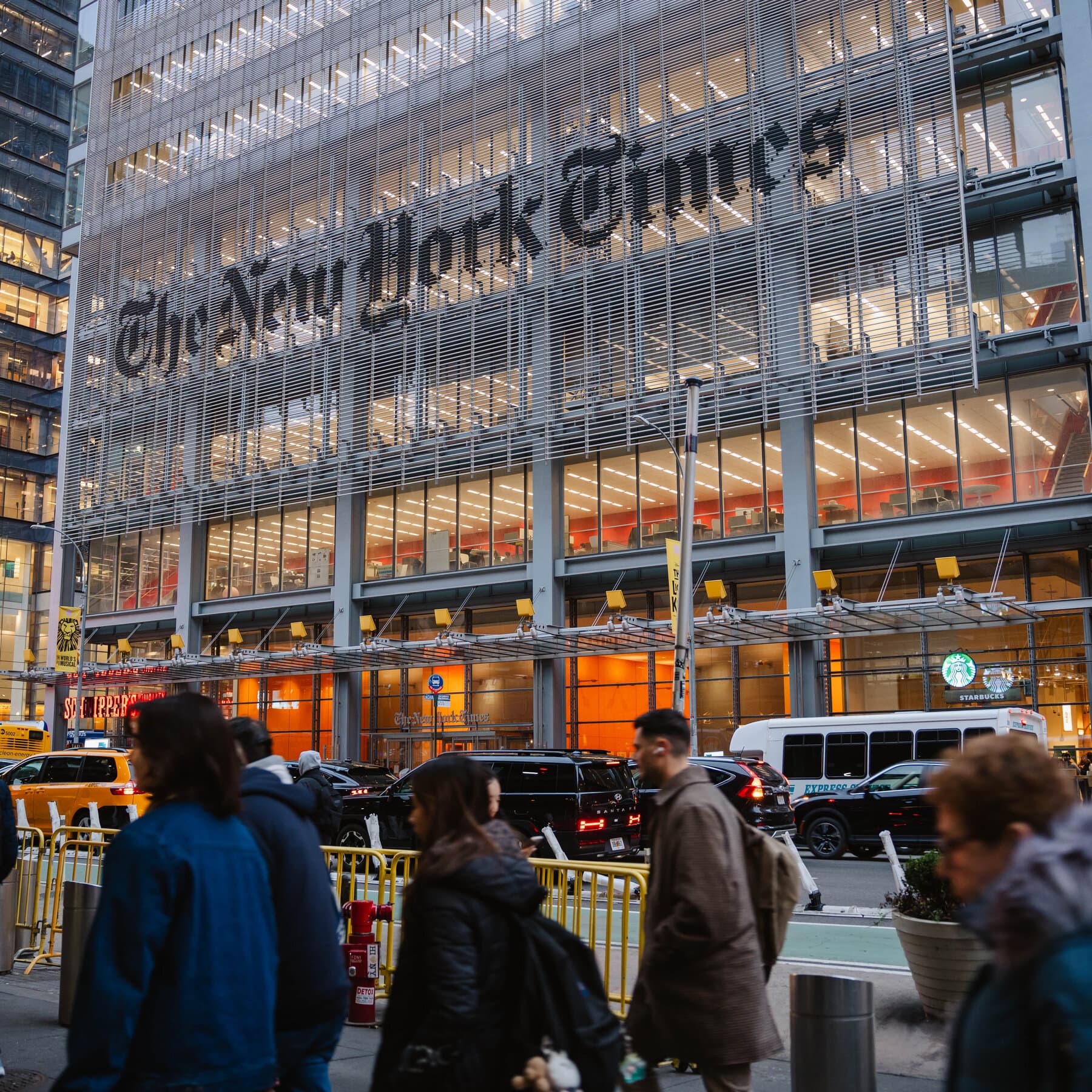 Trump, 15 Billion‑Dollar Libel Lawsuit Against NYT Resurfaces Amid Financial Fallout